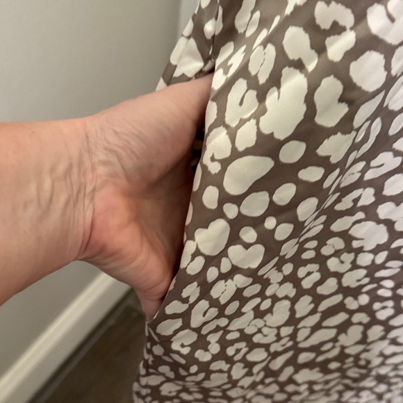 By Together Taupe and White Patterned Blouse - Picture 7 of 10